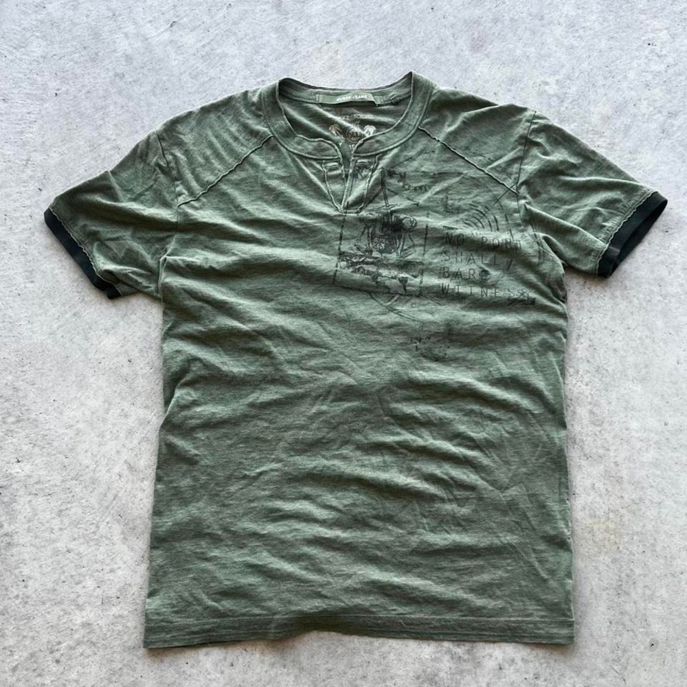 RARE VINTAGE!! 2007 Green Guess Jeans Graphic T-Shirt